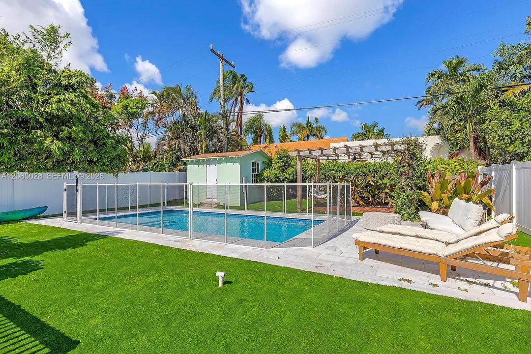 En Venta: $1,095,000 (3 camas, 2 baños, 1429 Pies cuadrados)