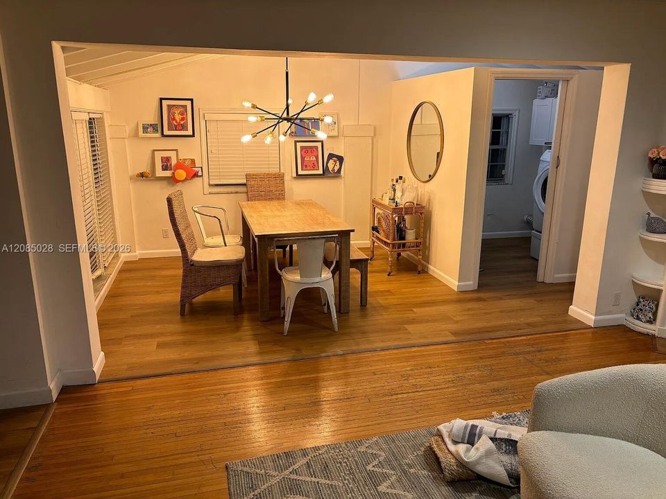 En Venta: $1,095,000 (3 camas, 2 baños, 1429 Pies cuadrados)