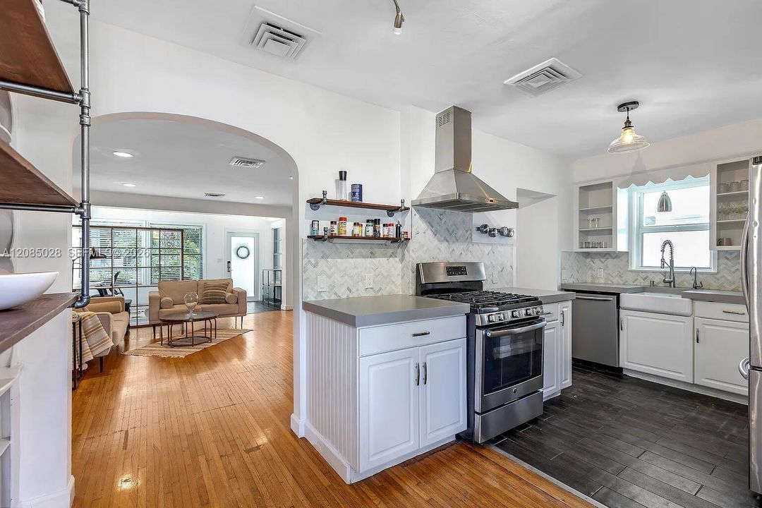 En Venta: $1,095,000 (3 camas, 2 baños, 1429 Pies cuadrados)