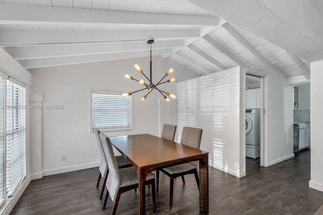 En Venta: $1,095,000 (3 camas, 2 baños, 1429 Pies cuadrados)