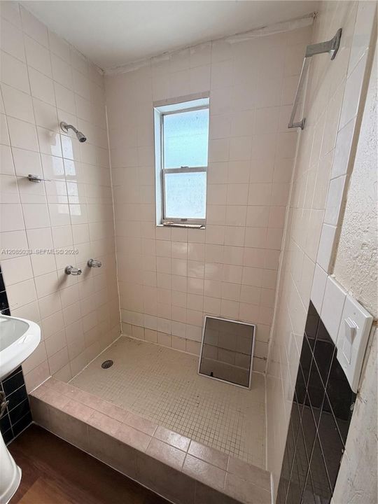 Recently Rented: $850 (0 beds, 1 baths, 5469 Square Feet)