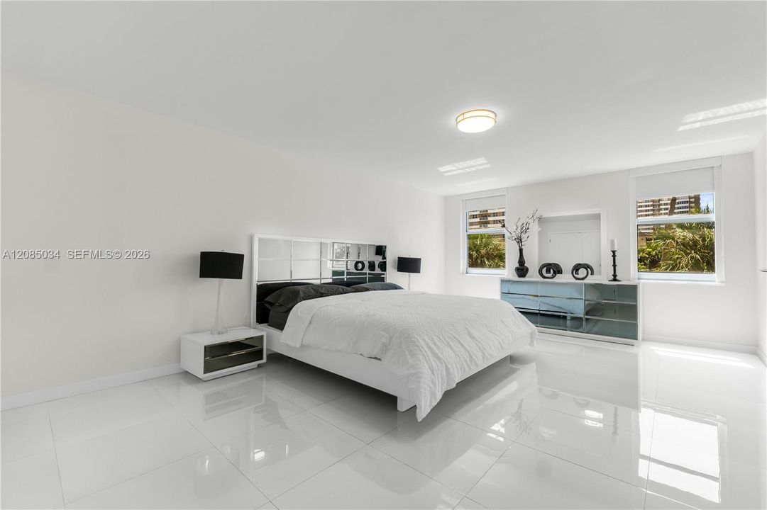 For Sale: $735,900 (3 beds, 2 baths, 2305 Square Feet)