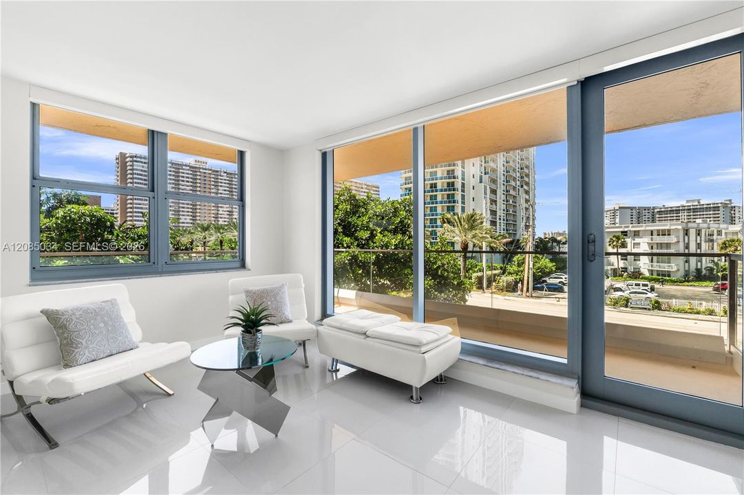 For Sale: $735,900 (3 beds, 2 baths, 2305 Square Feet)