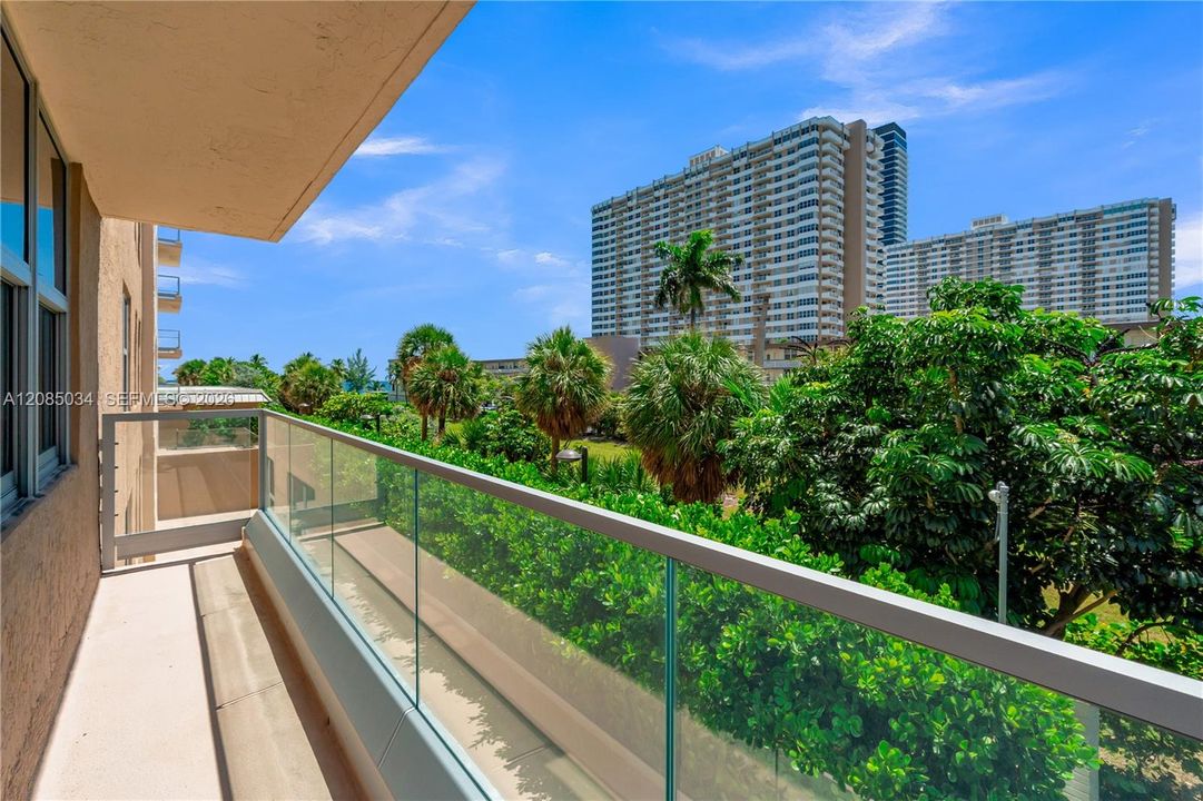 For Sale: $735,900 (3 beds, 2 baths, 2305 Square Feet)