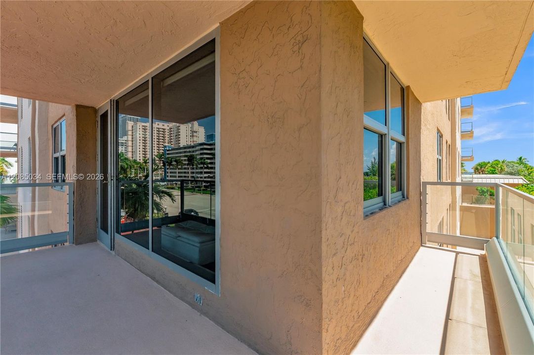 For Sale: $735,900 (3 beds, 2 baths, 2305 Square Feet)