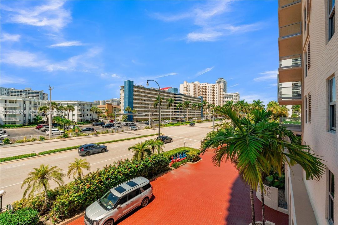 For Sale: $735,900 (3 beds, 2 baths, 2305 Square Feet)