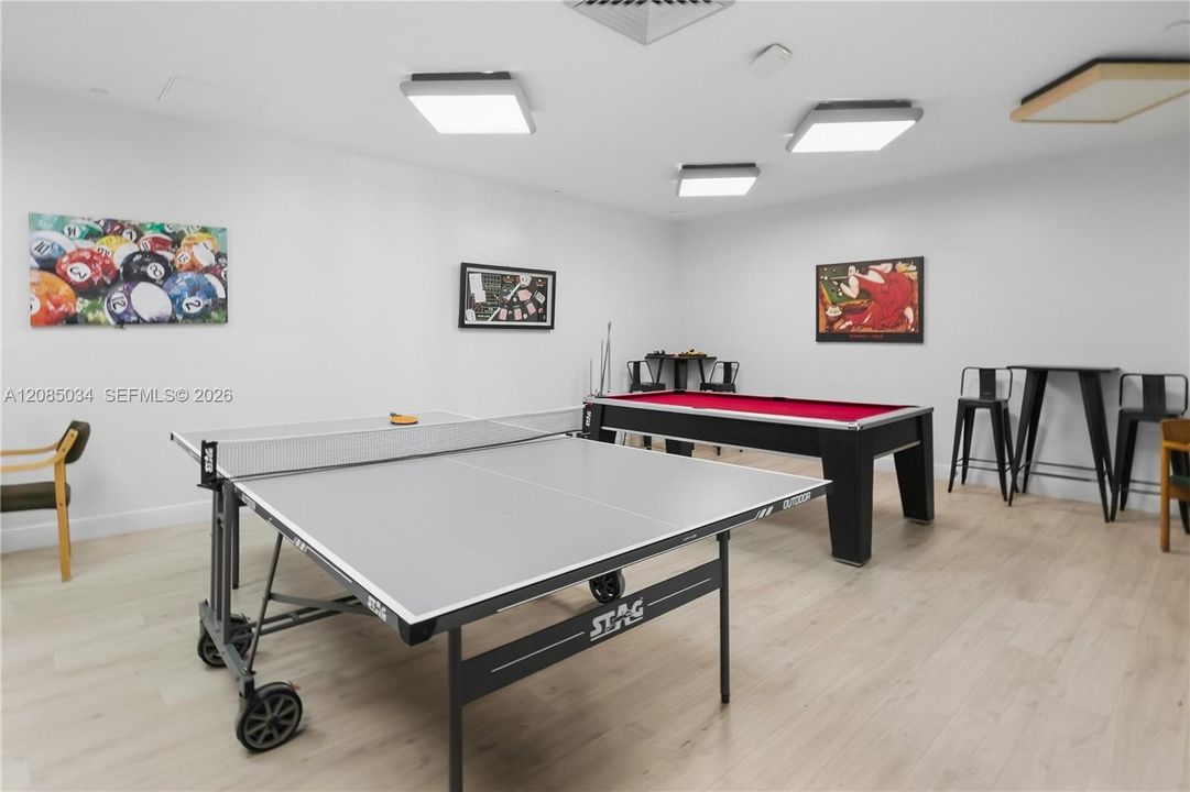 For Sale: $735,900 (3 beds, 2 baths, 2305 Square Feet)