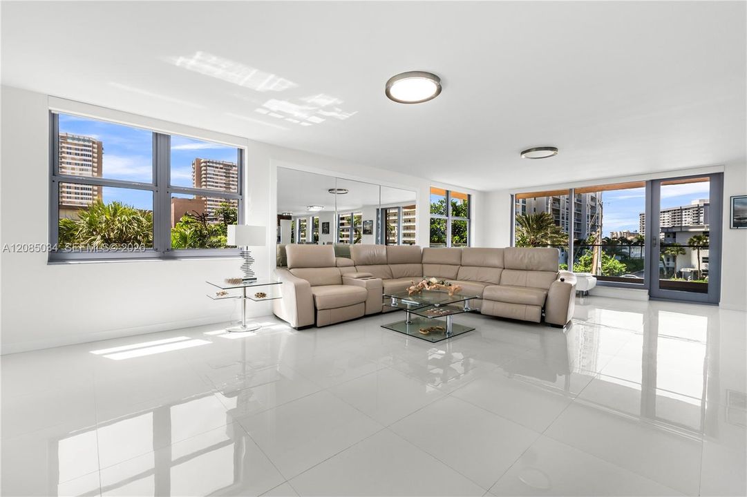 For Sale: $735,900 (3 beds, 2 baths, 2305 Square Feet)