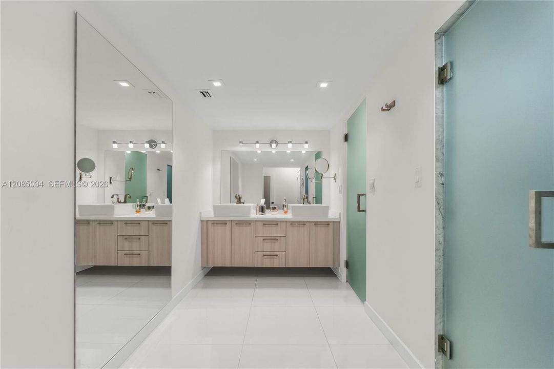 For Sale: $735,900 (3 beds, 2 baths, 2305 Square Feet)