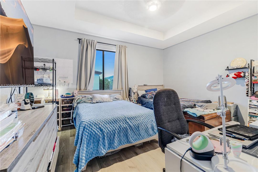 En Venta: $450,000 (3 camas, 2 baños, 1705 Pies cuadrados)