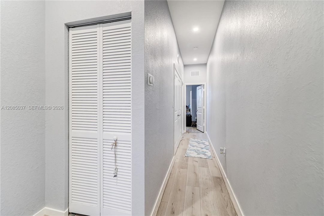En Venta: $450,000 (3 camas, 2 baños, 1705 Pies cuadrados)