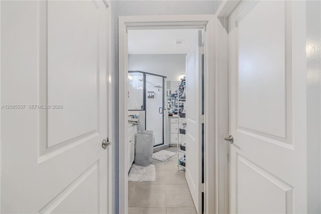 En Venta: $450,000 (3 camas, 2 baños, 1705 Pies cuadrados)