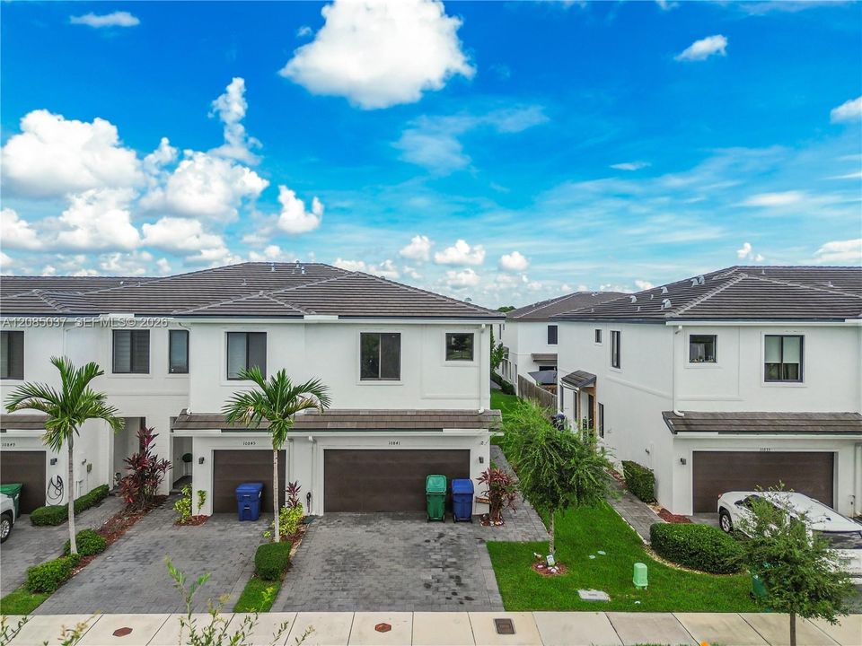 En Venta: $450,000 (3 camas, 2 baños, 1705 Pies cuadrados)