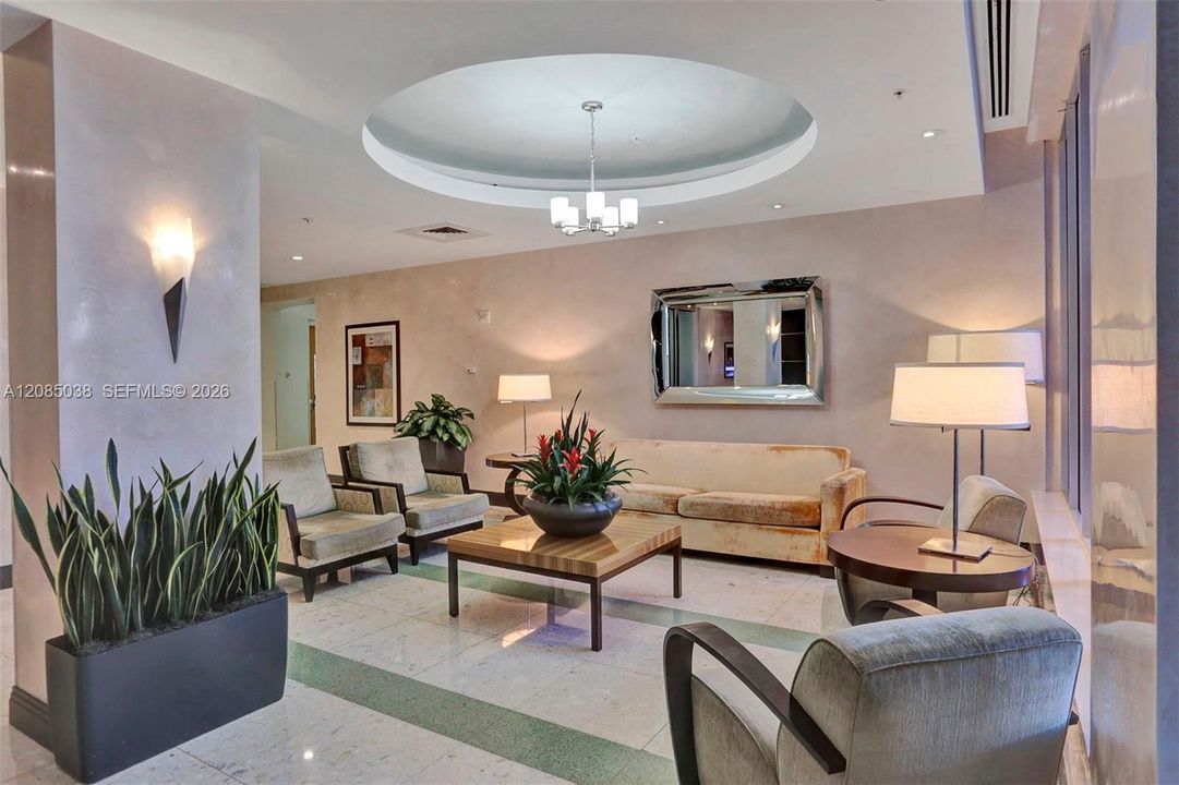 For Sale: $439,000 (1 beds, 1 baths, 1070 Square Feet)