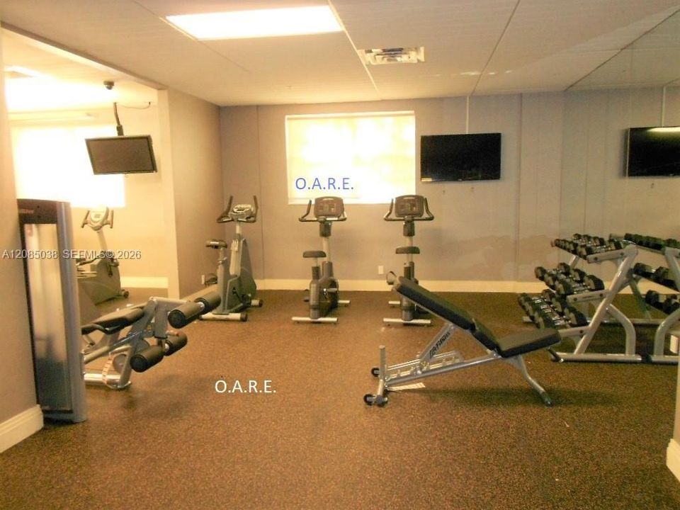 For Sale: $439,000 (1 beds, 1 baths, 1070 Square Feet)