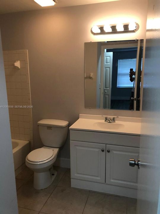 For Rent: $1,800 (2 beds, 2 baths, 867 Square Feet)