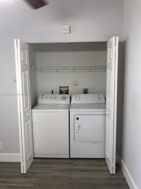 For Rent: $1,800 (2 beds, 2 baths, 867 Square Feet)