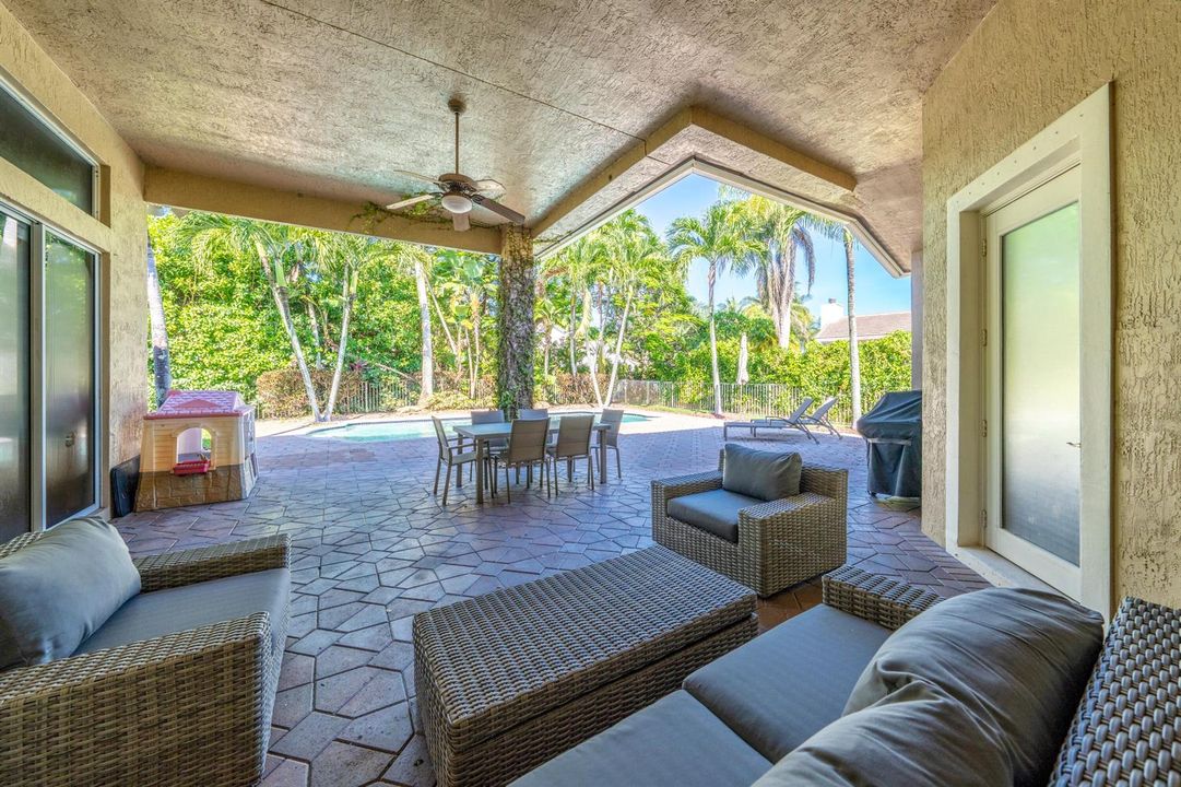 039-028-Patio-4000x2667