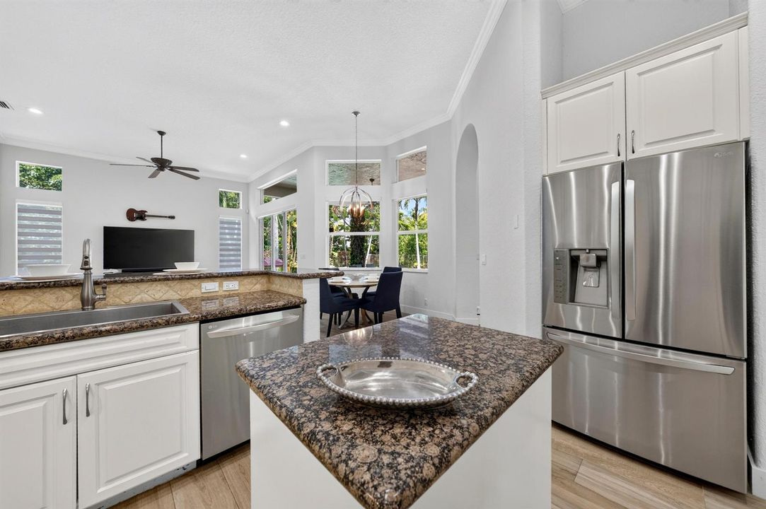 017-014-Kitchen-4000x2662