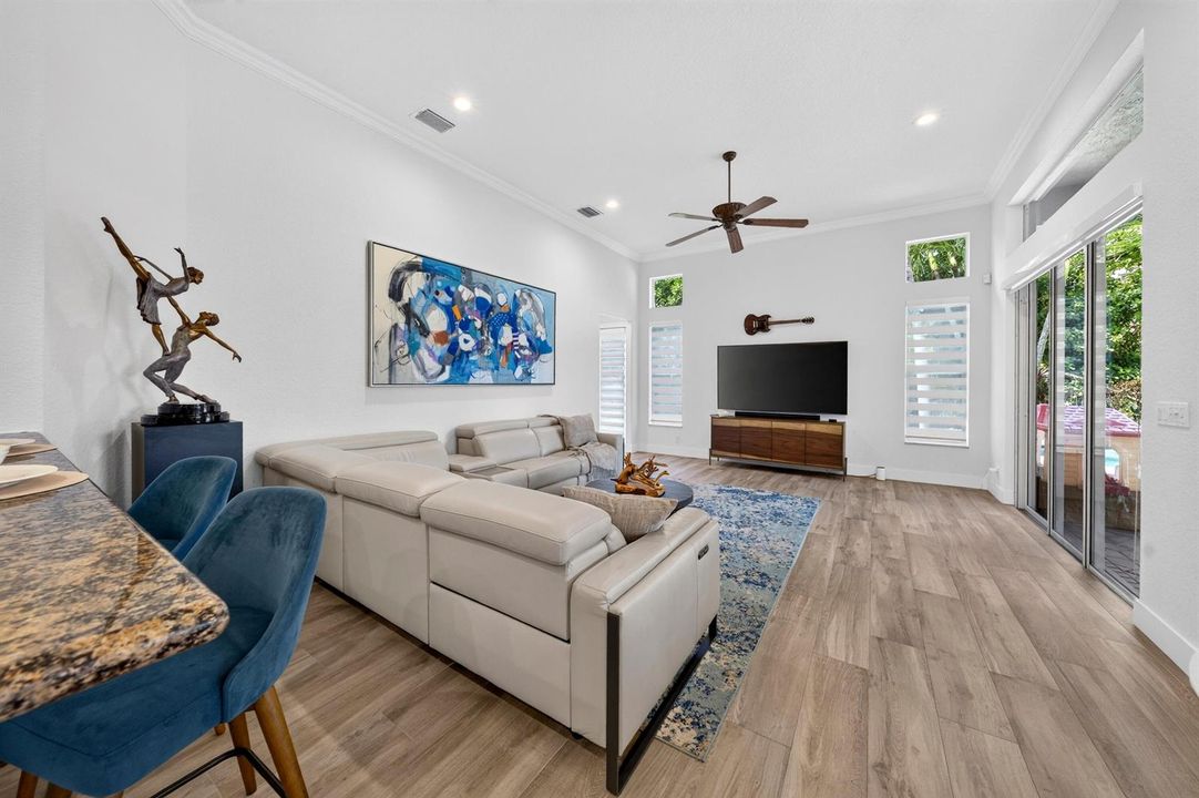 021-017-Family Room-4000x2664