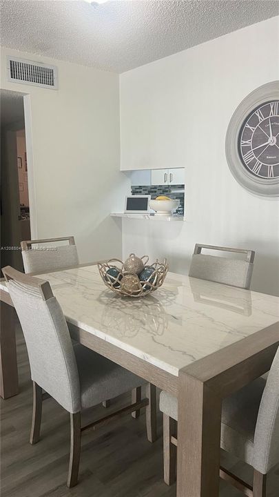 En Venta: $255,000 (2 camas, 2 baños, 1000 Pies cuadrados)