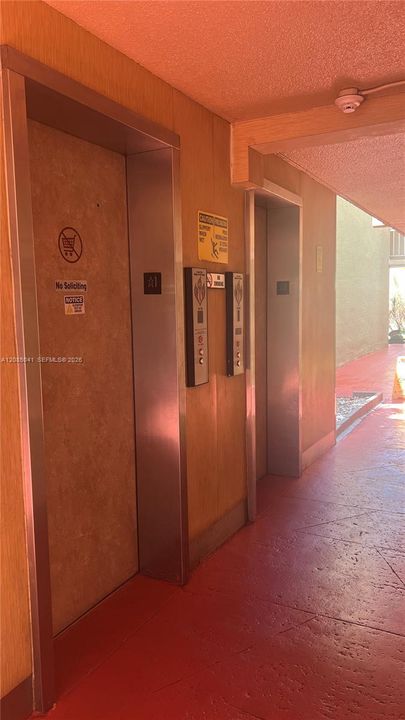 En Venta: $255,000 (2 camas, 2 baños, 1000 Pies cuadrados)