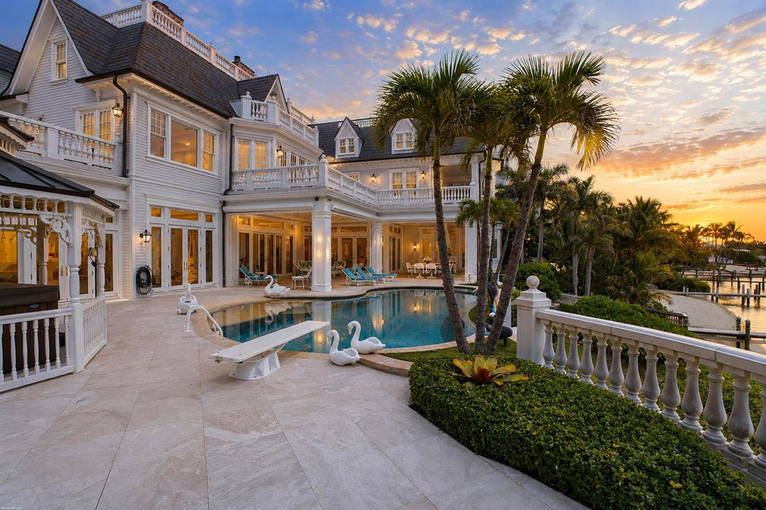 Backyard/Pool Deck