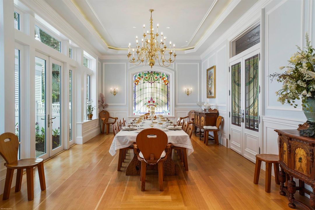 Formal Dining