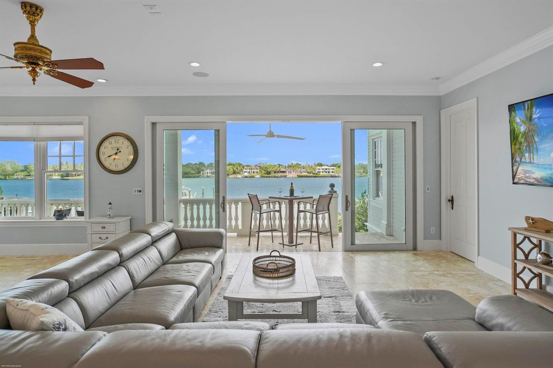 Guest House Family Room