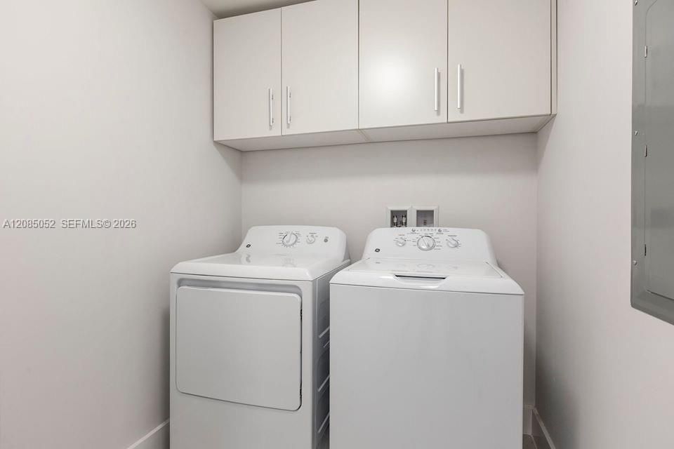В аренду: $4,850 (2 спален, 2 ванн, 990 Квадратных фут)