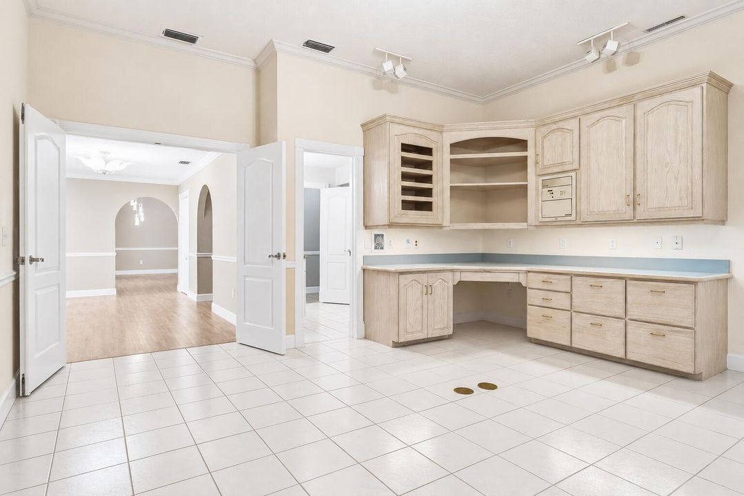 office or bedroom