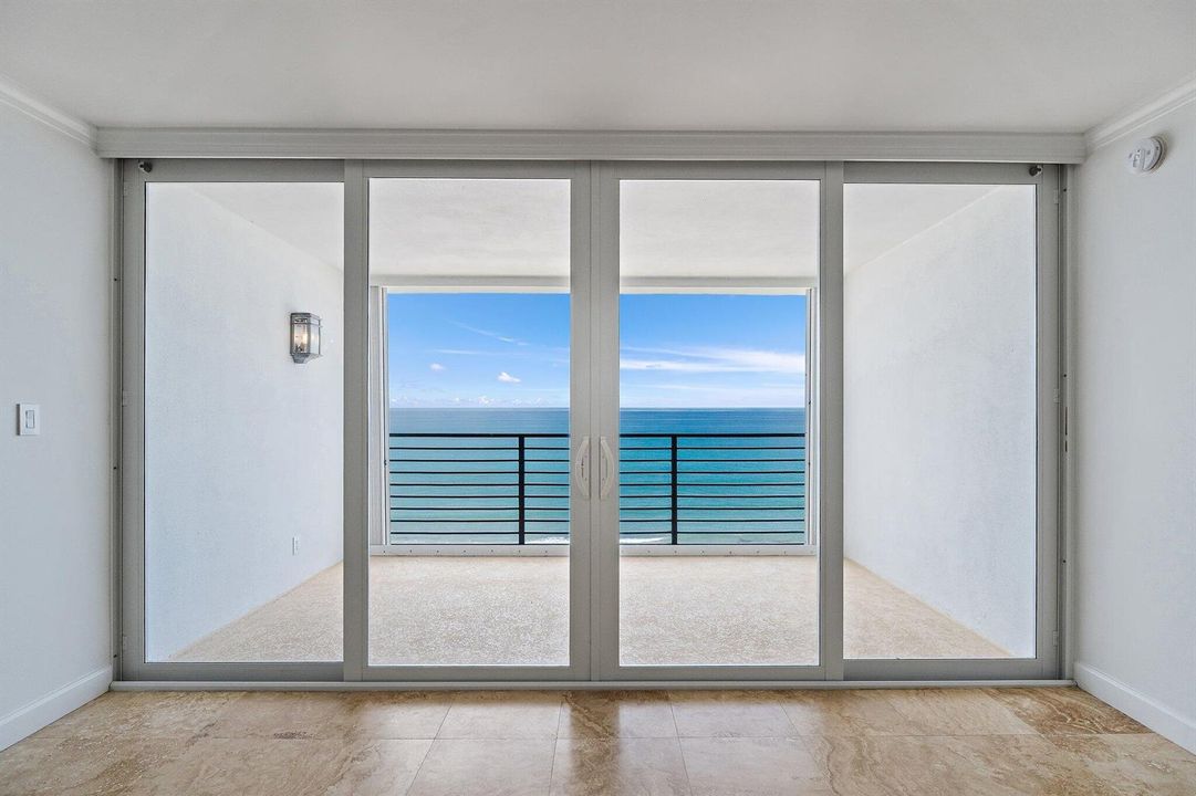 039-900OceanDr-705-JunoBeach-SMALL