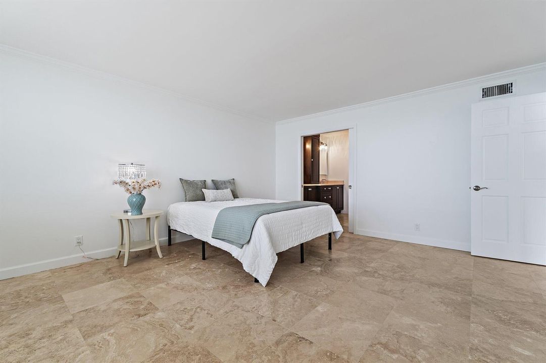 051-900OceanDr-705-JunoBeach-SMALL