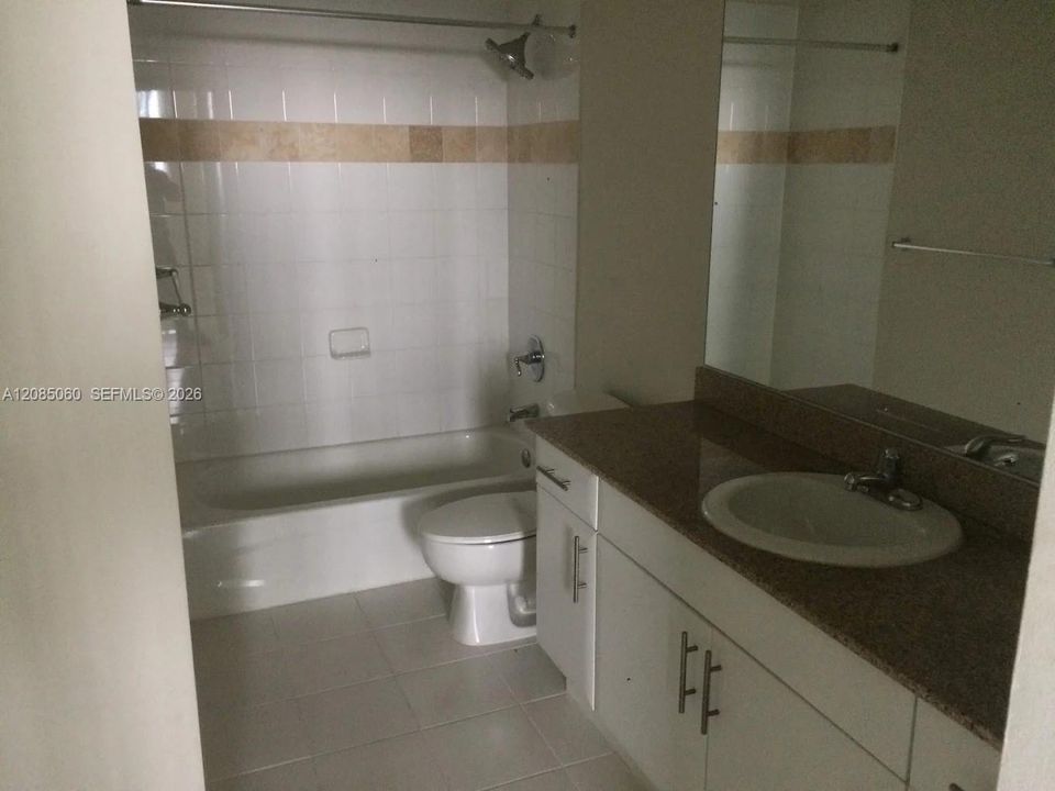 В аренду: $2,300 (1 спален, 1 ванн, 670 Квадратных фут)