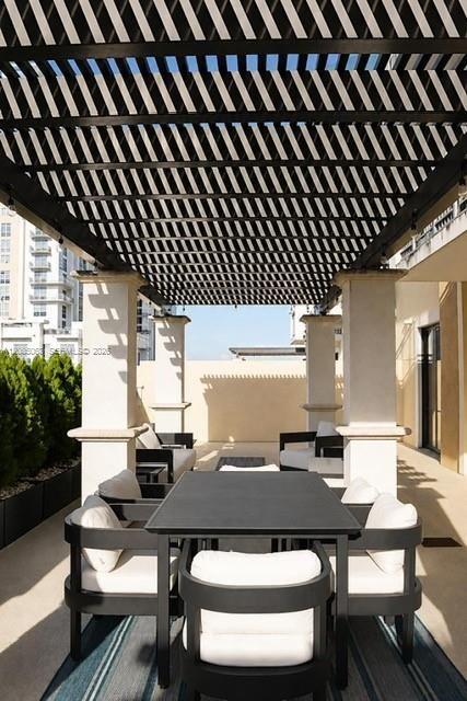 В аренду: $4,500 (2 спален, 2 ванн, 1347 Квадратных фут)