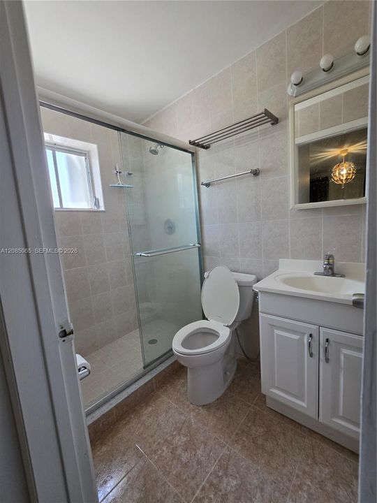 В аренду: $2,300 (2 спален, 2 ванн, 960 Квадратных фут)