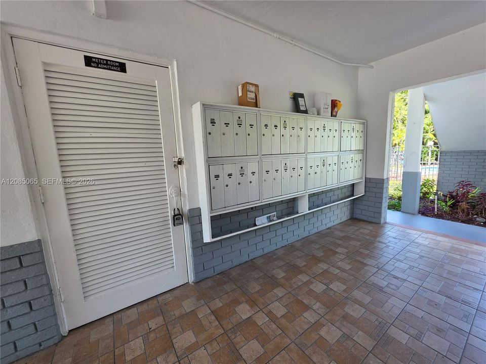 В аренду: $2,300 (2 спален, 2 ванн, 960 Квадратных фут)