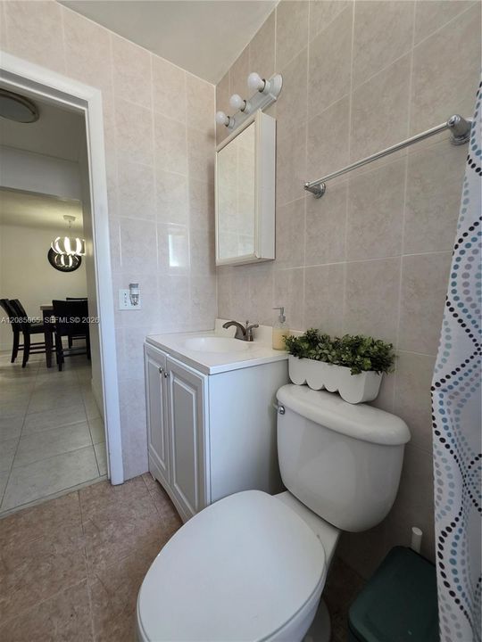 В аренду: $2,300 (2 спален, 2 ванн, 960 Квадратных фут)