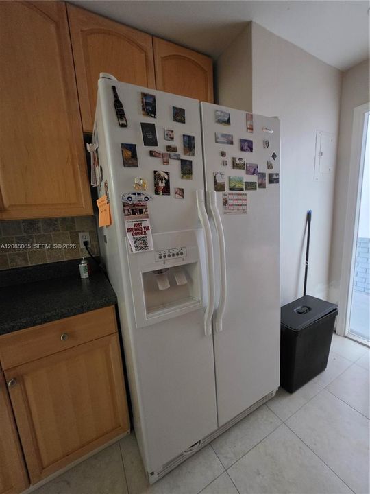 В аренду: $2,300 (2 спален, 2 ванн, 960 Квадратных фут)