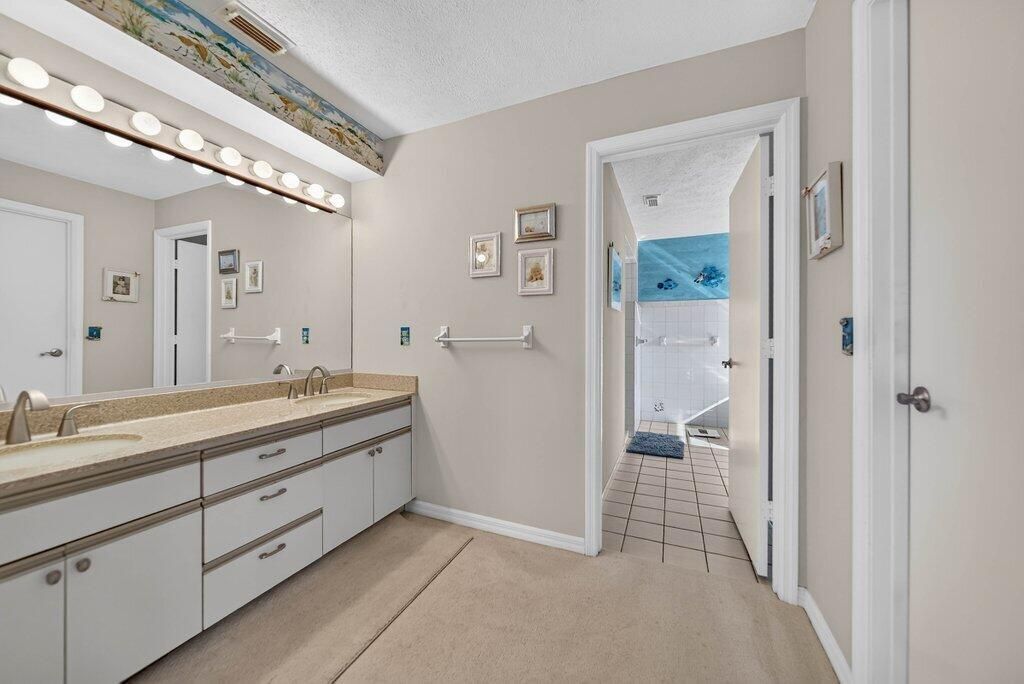 primarybath1.jpg-SMALL