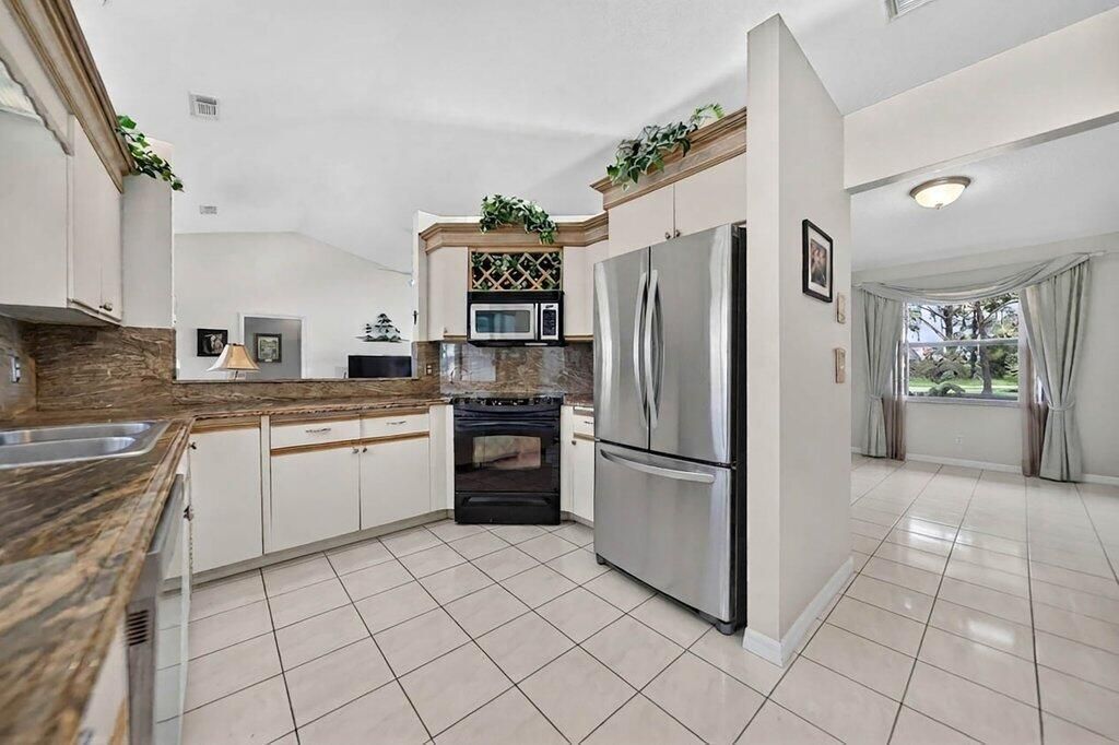 kitchen1.jpg-SMALL