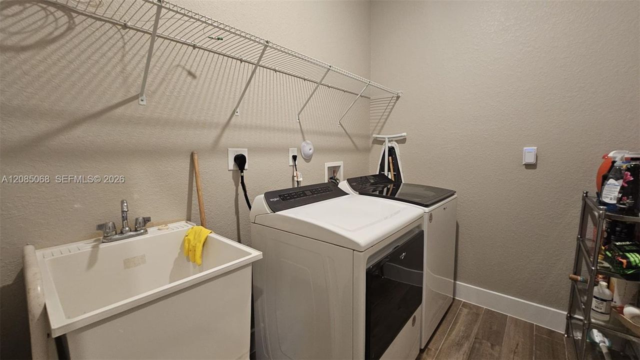 For Rent: $4,750 (4 beds, 3 baths, 2603 Square Feet)
