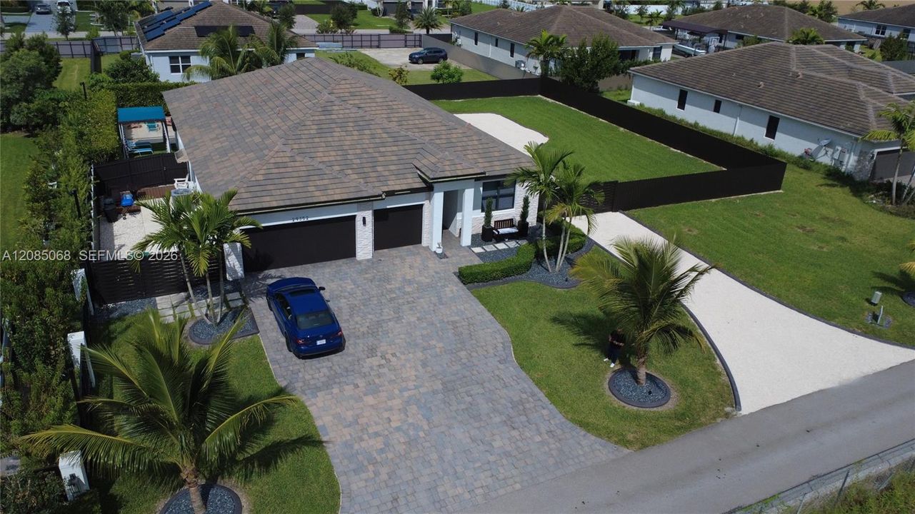 For Rent: $4,750 (4 beds, 3 baths, 2603 Square Feet)