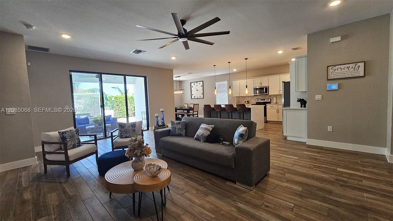 For Rent: $4,750 (4 beds, 3 baths, 2603 Square Feet)