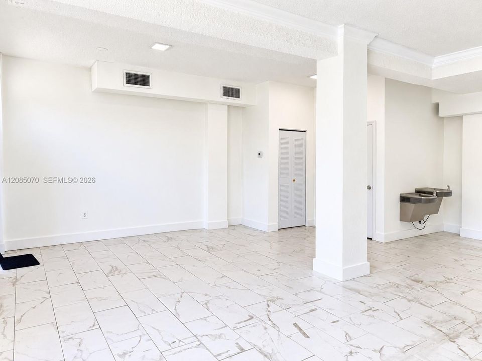 В аренду: $1,900 (0 спален, 0 ванн, 0 Квадратных фут)