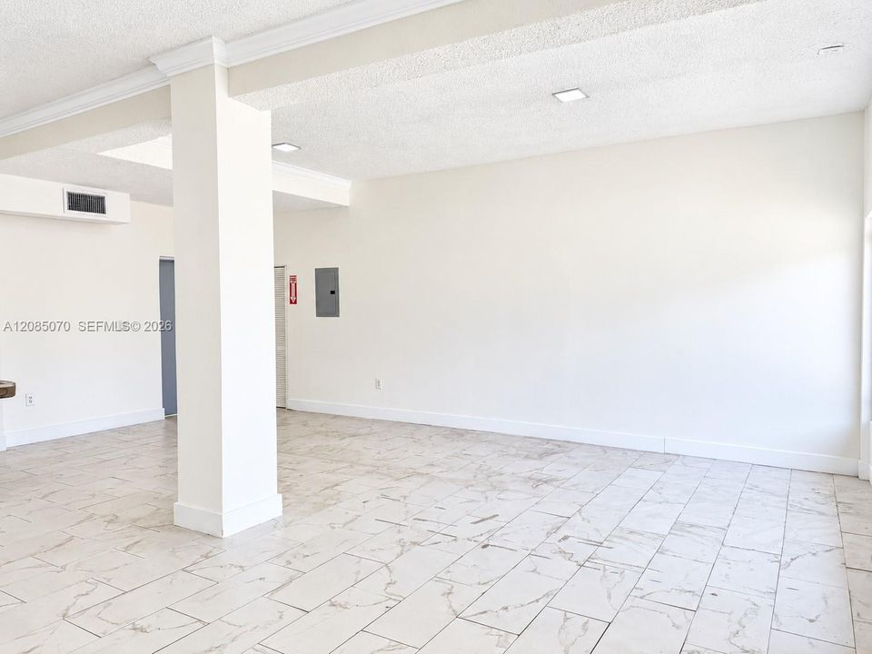 В аренду: $1,900 (0 спален, 0 ванн, 0 Квадратных фут)