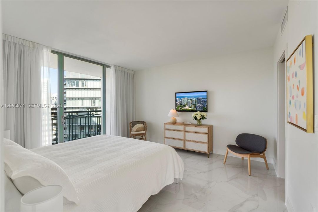 For Rent: $8,000 (1 beds, 1 baths, 1084 Square Feet)