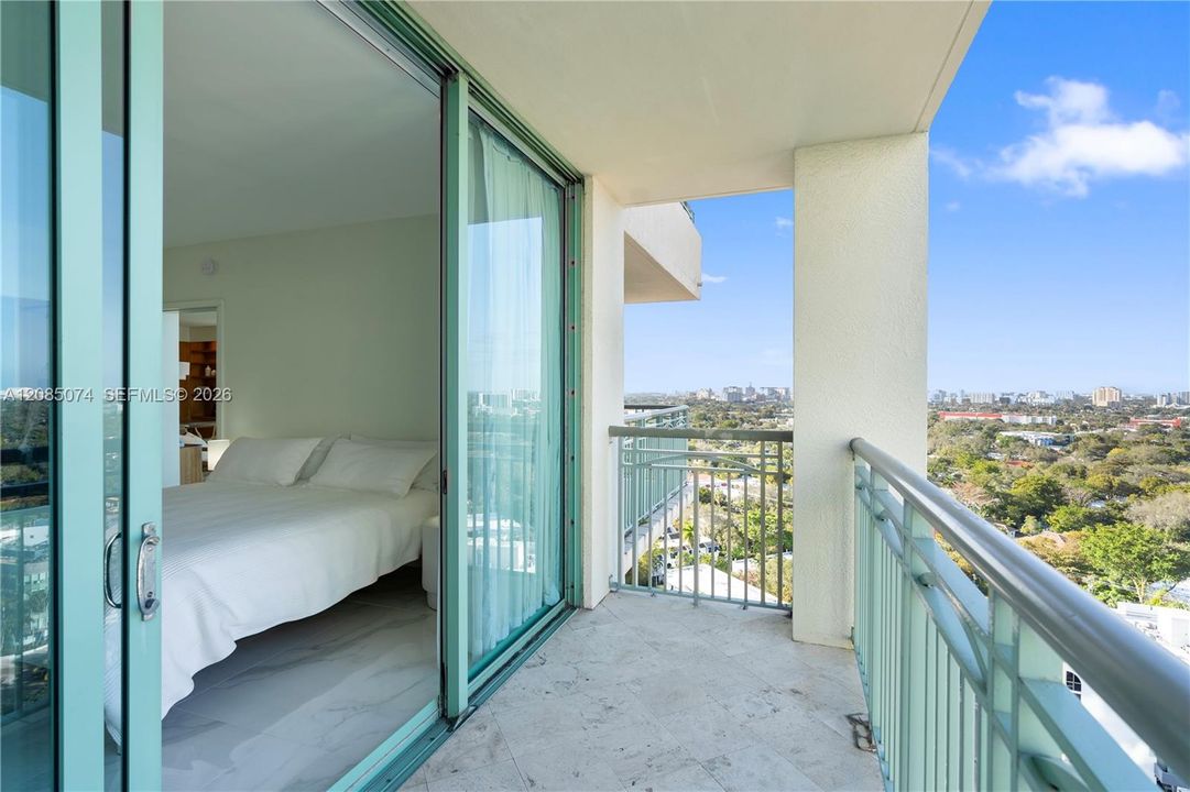 For Rent: $8,000 (1 beds, 1 baths, 1084 Square Feet)