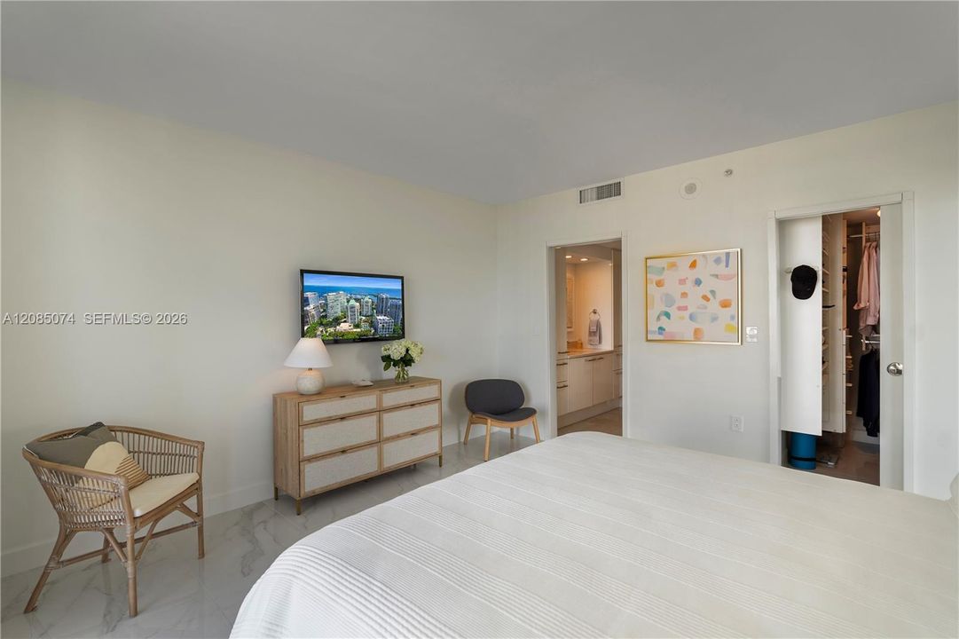 For Rent: $8,000 (1 beds, 1 baths, 1084 Square Feet)