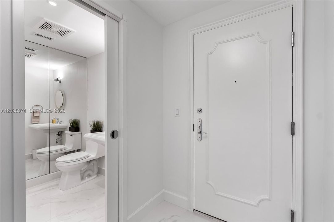 For Rent: $8,000 (1 beds, 1 baths, 1084 Square Feet)